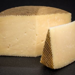 Cuña Queso Manchego Curado ~200 G APPROX.